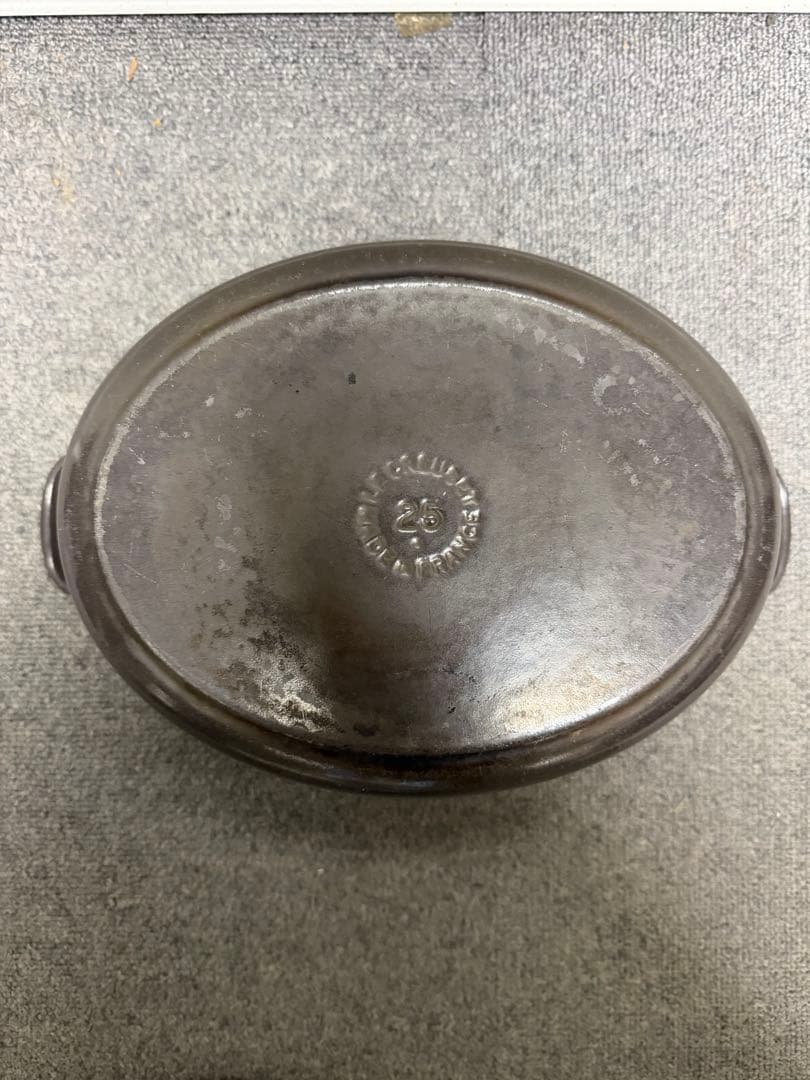 LE CREUSET 両手鍋 黒　25サイズ　おまけ付き