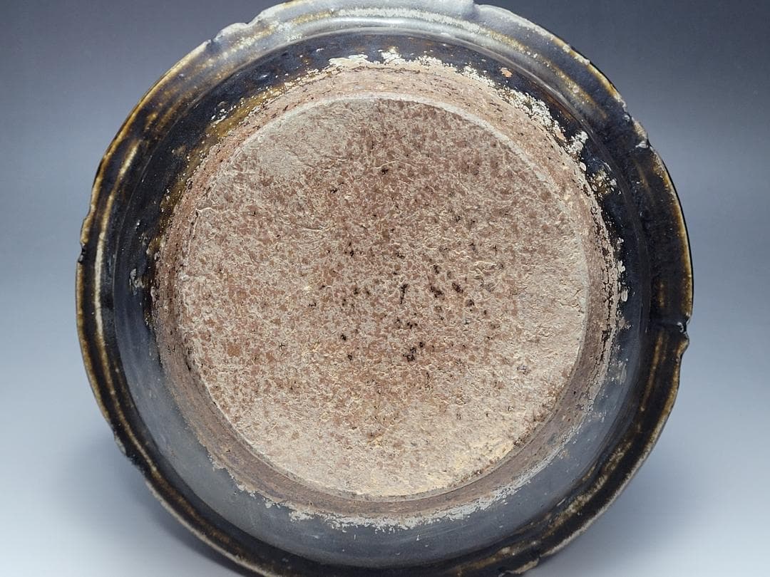 黒釉 陽刻 神獣装飾 四耳 蓋壺 宋元時代 高さ約22.1cm