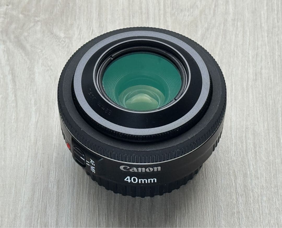 Canon EF 40mm f/2.8 STM 単焦点レンズ　+　専用フード
