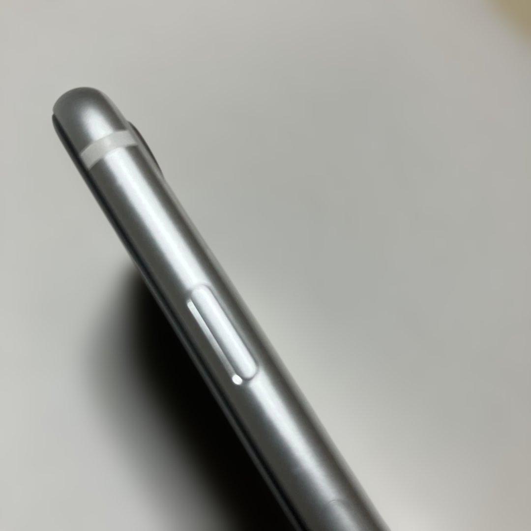 iPhone SE2 128GB ホワイト Apple純正バッテリー交換済