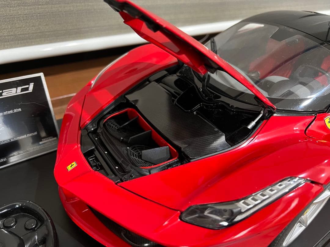 アシェットLaFerrari 1/8スケールモデル 赤