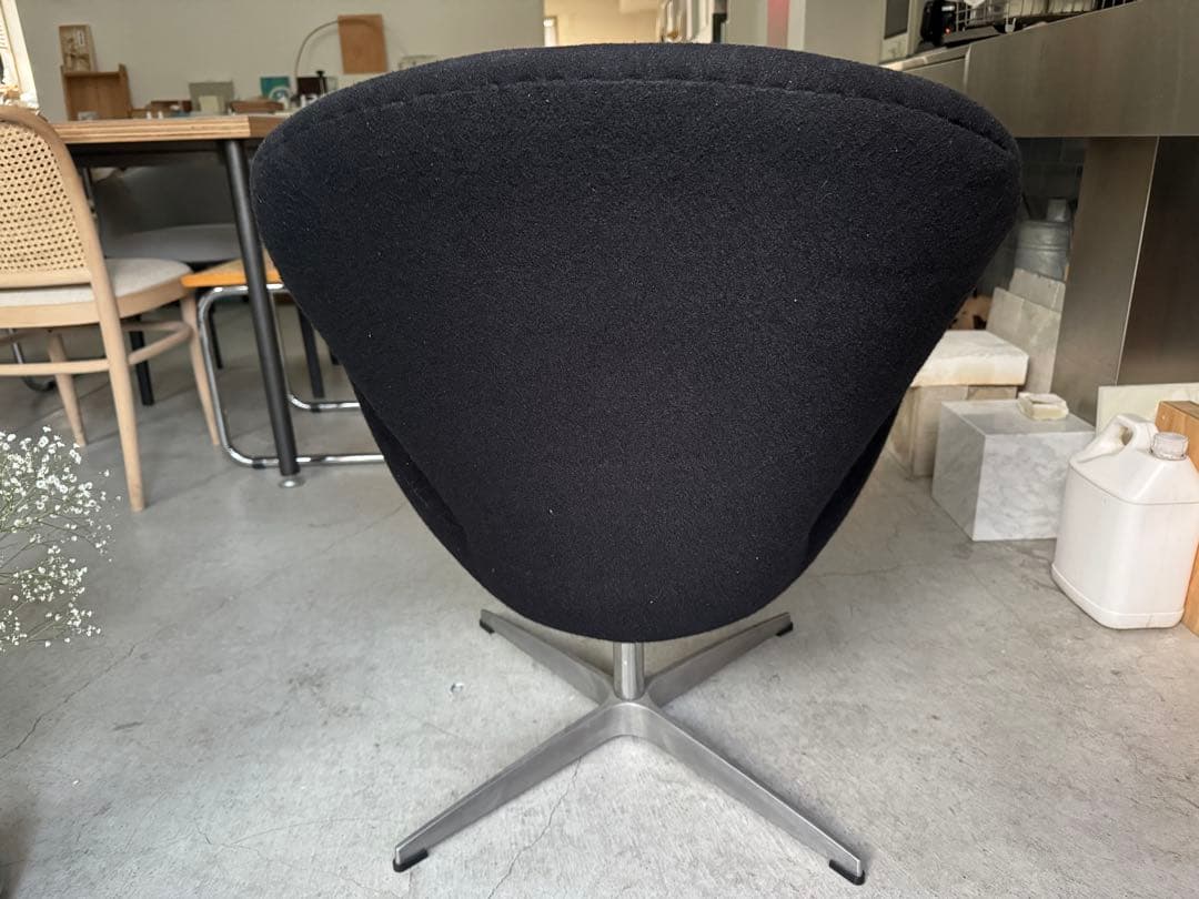 スワンチェア ブラックFritz Hansen アルネヤコブセン　北欧デザイン