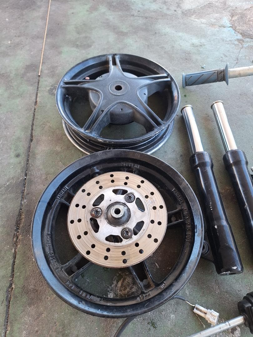 ジョグsa16 ホイール フォーク キャリパー他セット