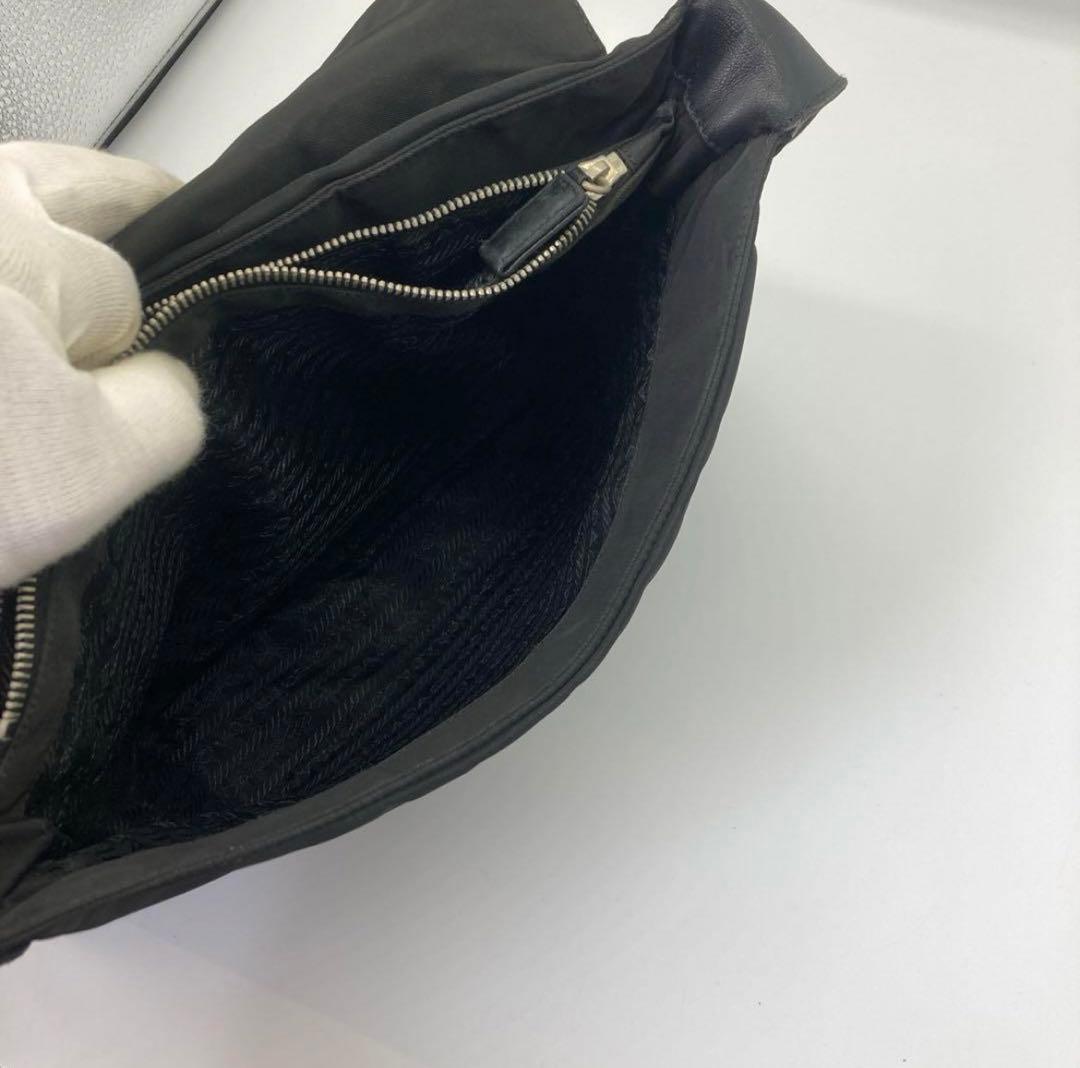 PRADA メッセンジャーバッグ　三角ロゴ　白タグ　メンズ　レディース　ブラック