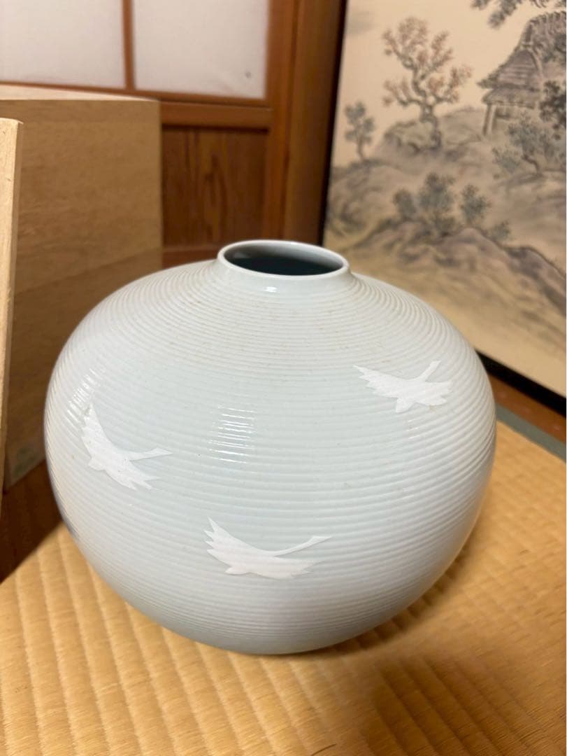 青色陶器花瓶 白い鳥の模様