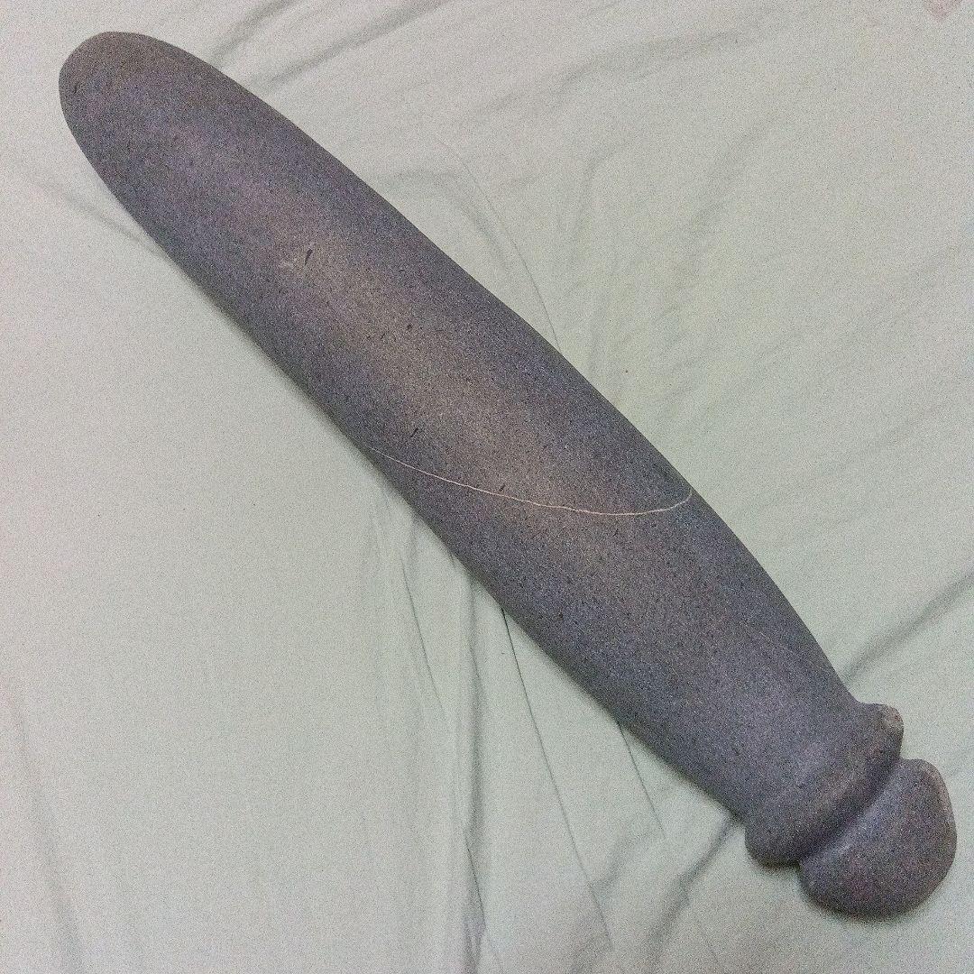 シーでございます　「考古資料」縄文遺跡、磨製石器、安山岩、　石棒、縄文、