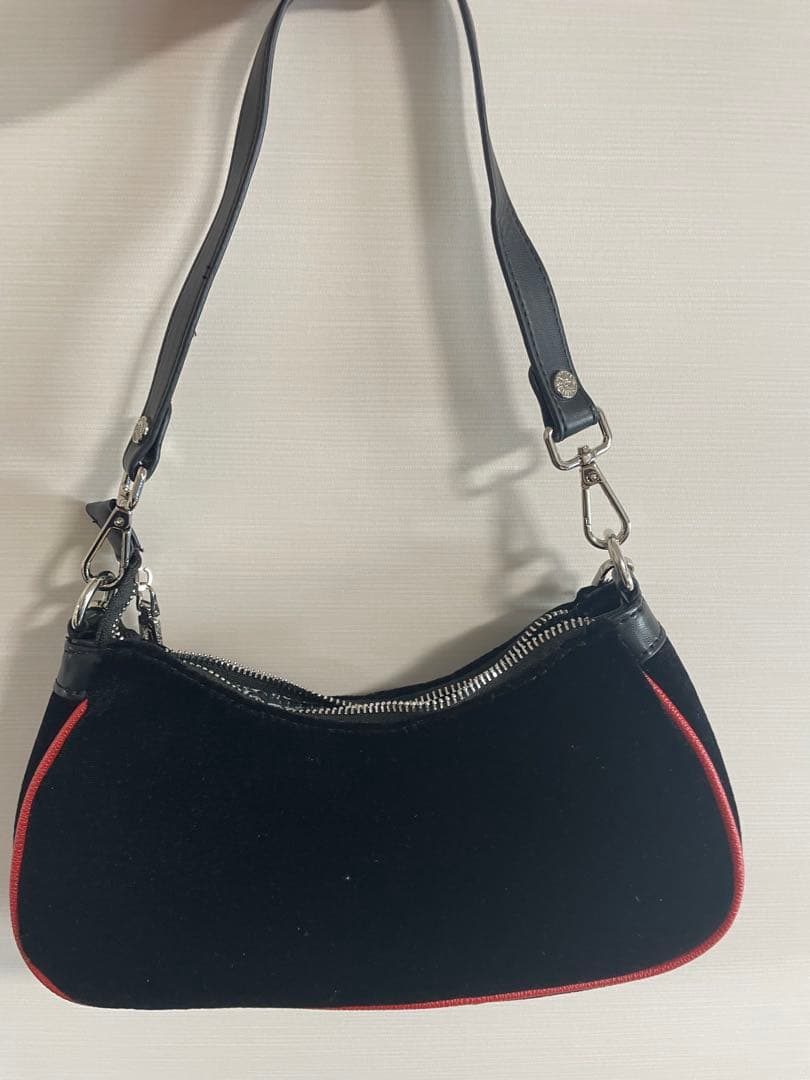 Von Dutch ベロア ロゴ ショルダーバッグ 黒