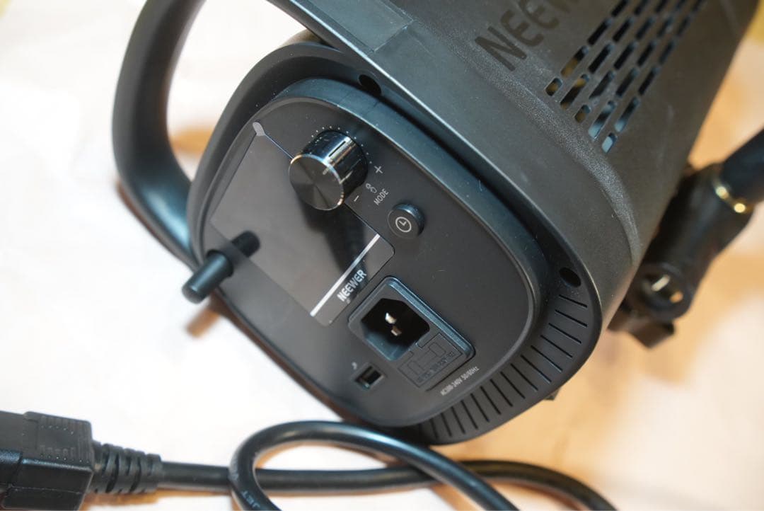 NEEWER CB100 LEDビデオライト 100w