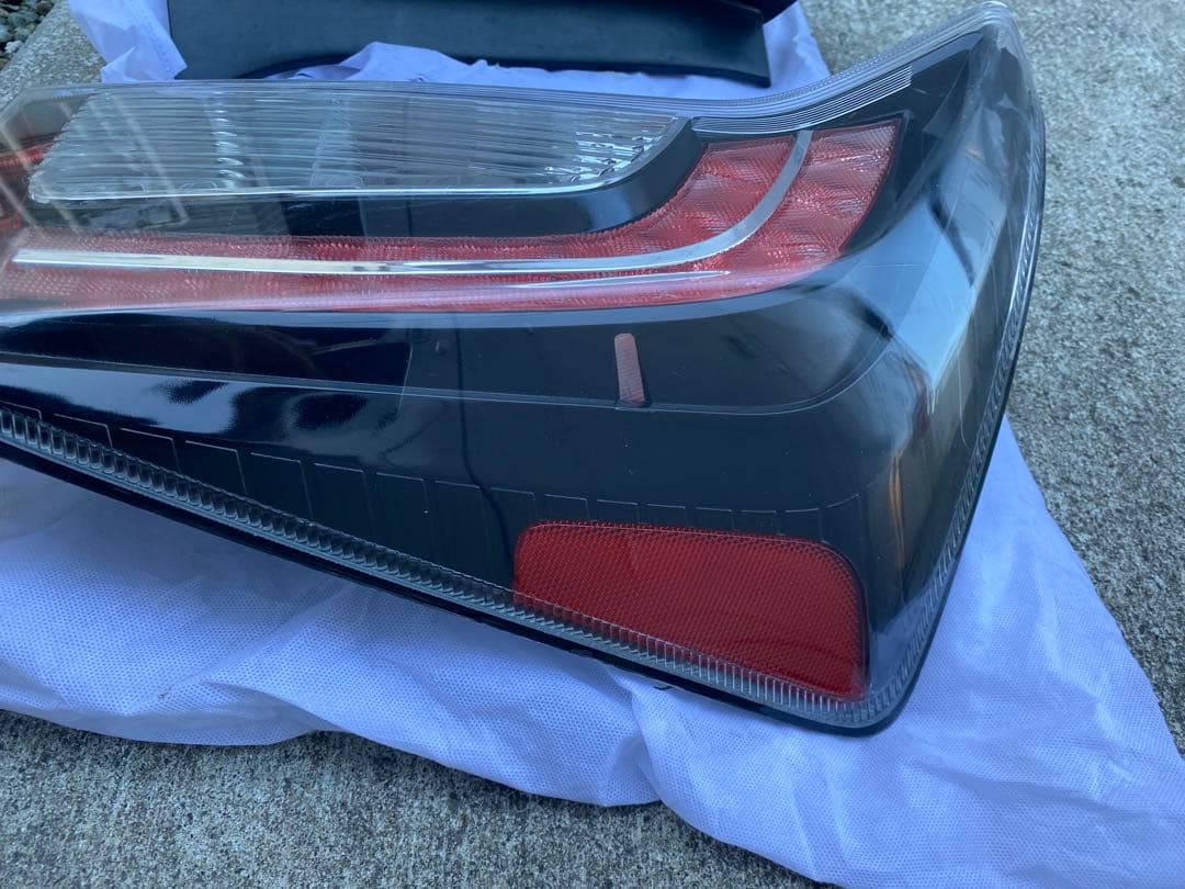 30プリウス　全灯化テールランプ　スモーク