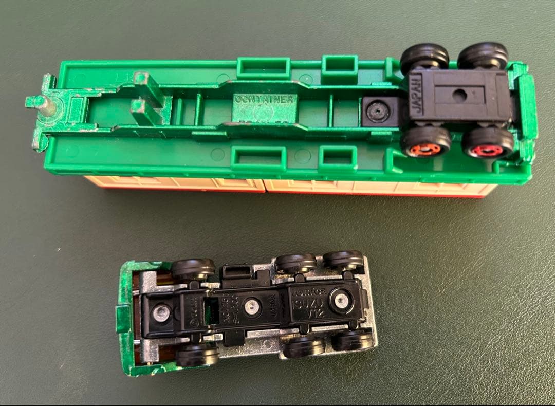 ロングトミカ いすゞ V12 ハウストレーラー グリーン