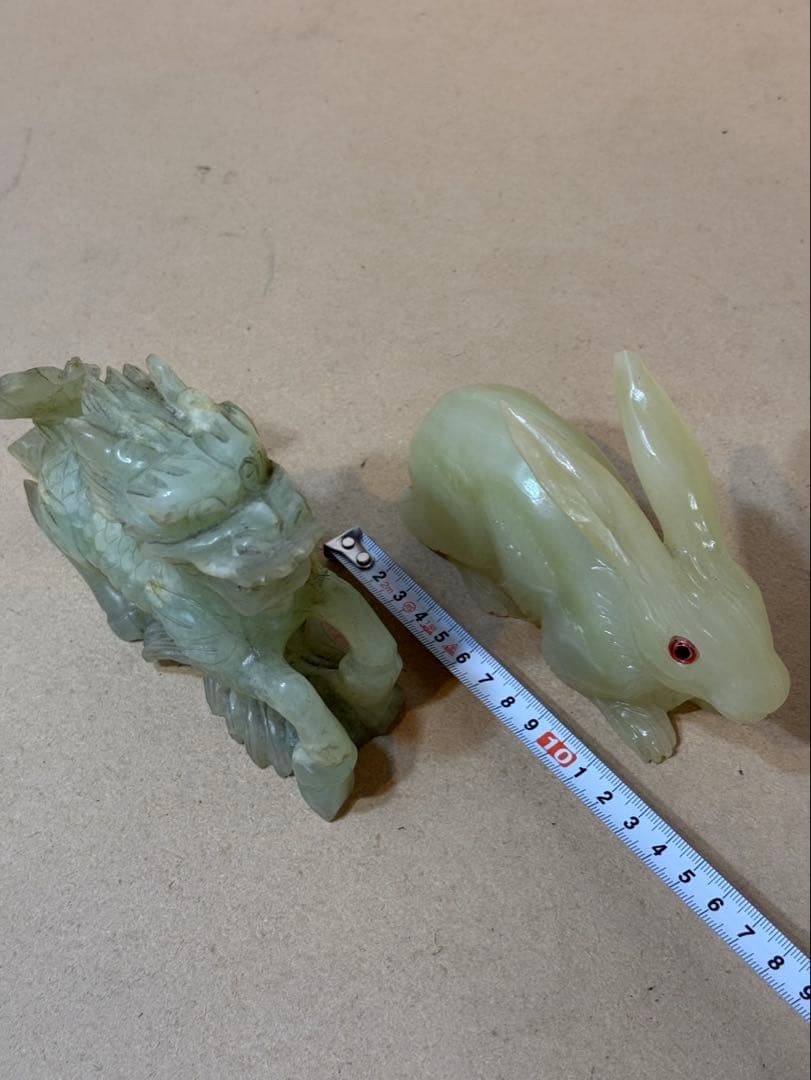 うさぎ、麒　置物　翡翠