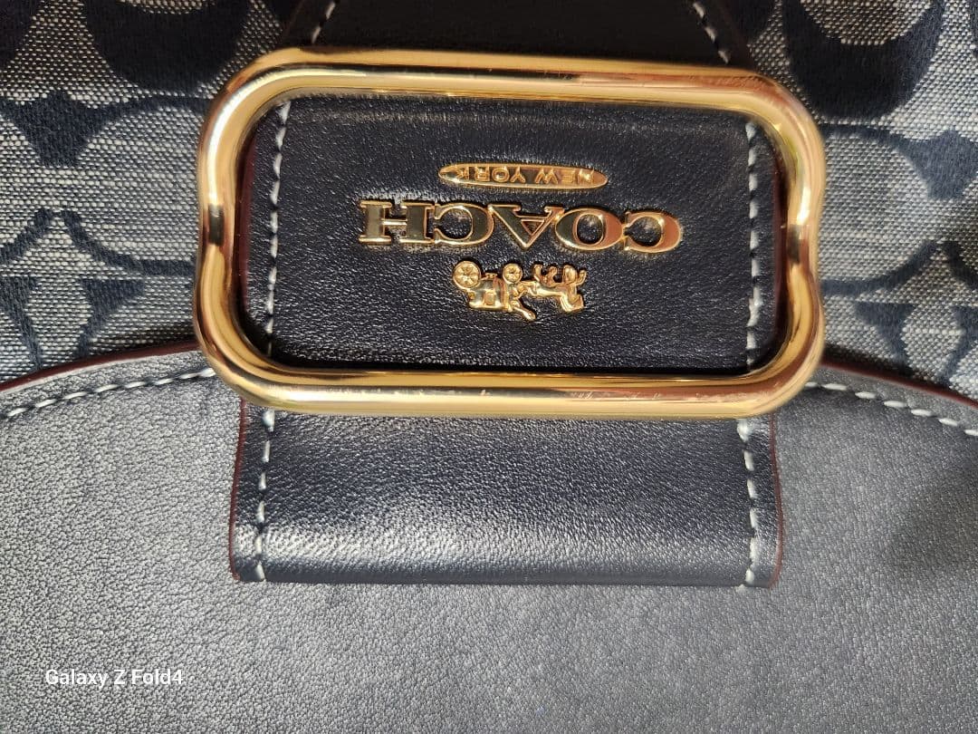 COACHのアウトレット品は本物で、COACHが販売している正規品です。﻿