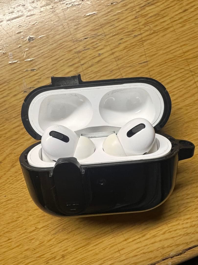 AirPods Pro 本体 ブラックケース付き
