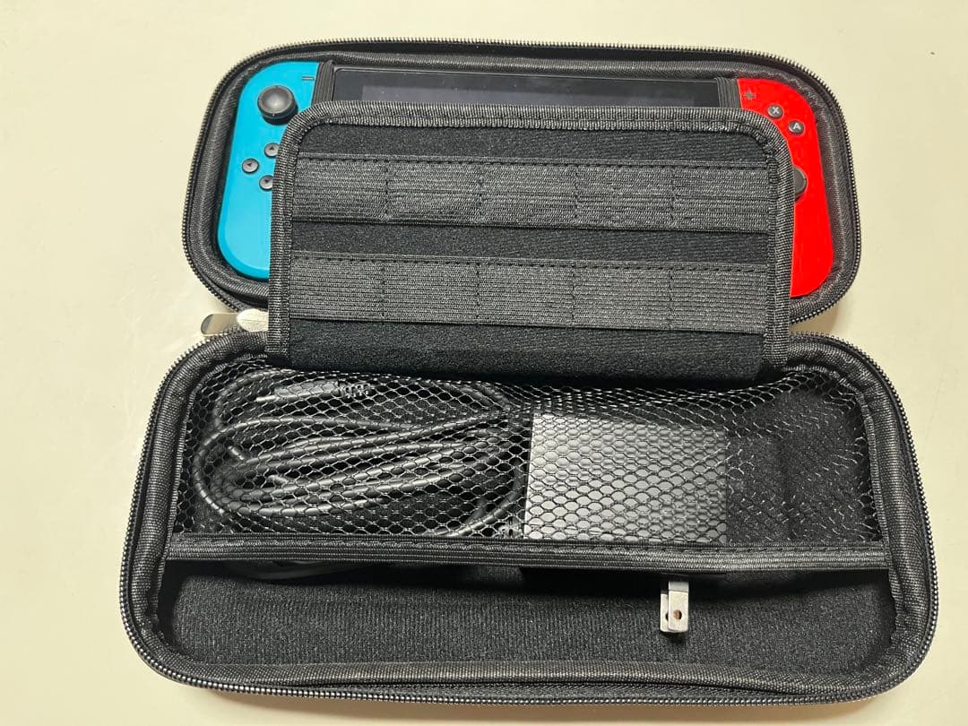 初代Nintendo Switch 本体 青/赤 付属品完備　他社ケース付き