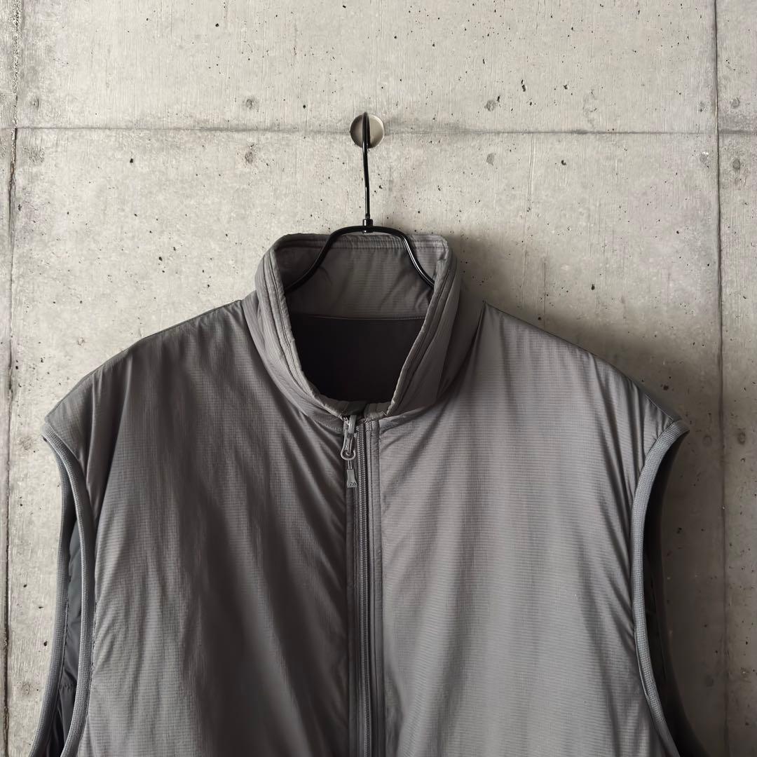 トップス DAIWA PIER39 / REVERSIBLE P/O PUFF VEST