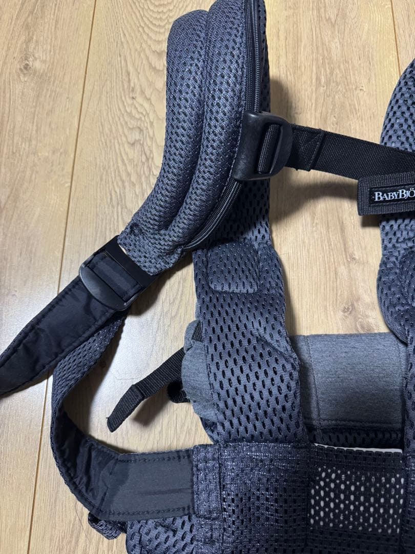 美品！BABYBJRN BABY CARRIER HARMONY