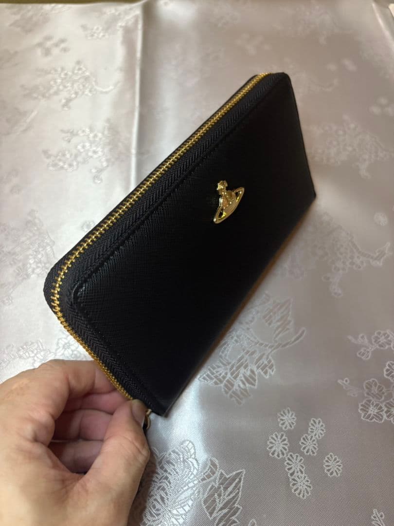 新品 Vivienne Westwood ブラックラウンド、ファスナー長財布