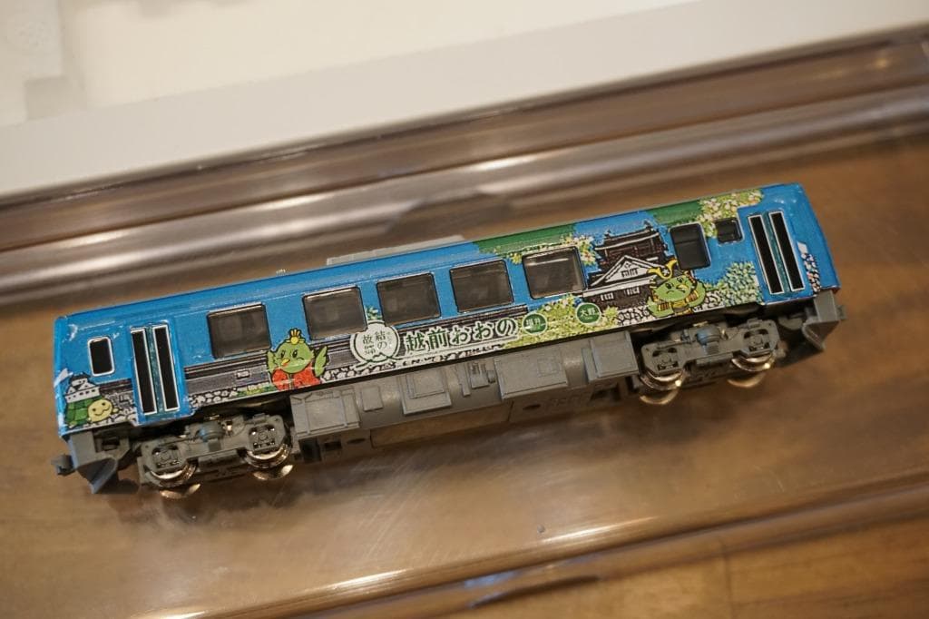 TOMIX製 キハ120系　越美北線ラッピング列車「越前大野城」仕様　M車