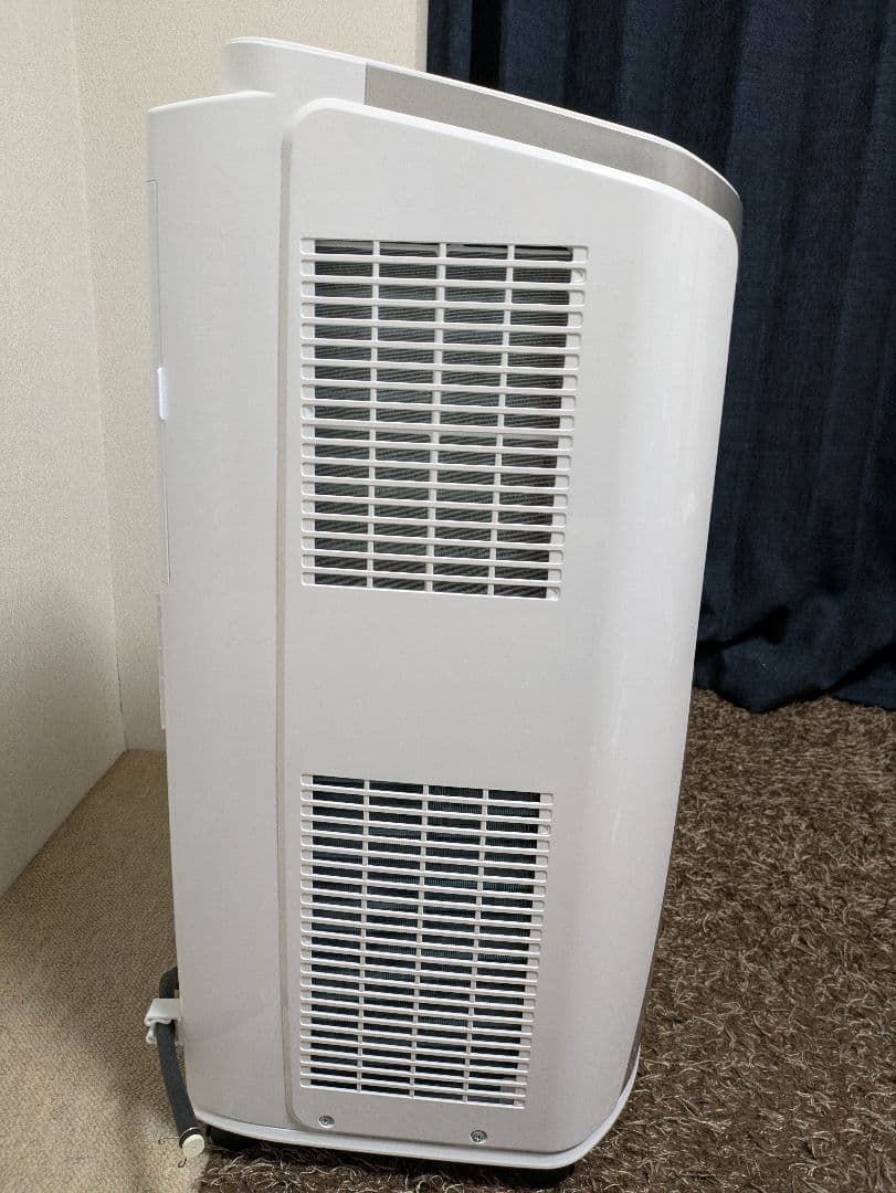 トヨトミ　スポットエアコン　6〜9畳移動式　 ホワイト　2022年製