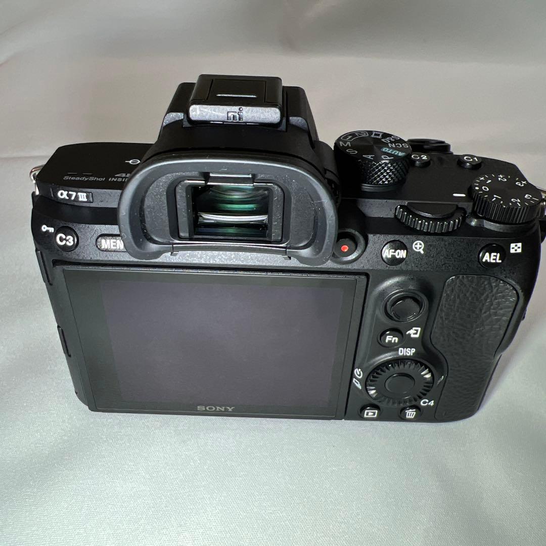 SONY α7 III ミラーレス一眼 + FE 50mm F1.8