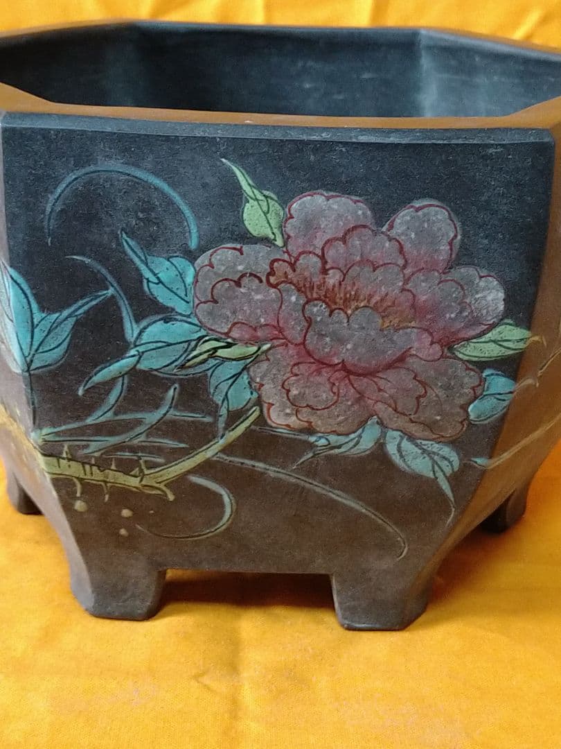 盆栽鉢　黒泥六角絵鉢　落款有り