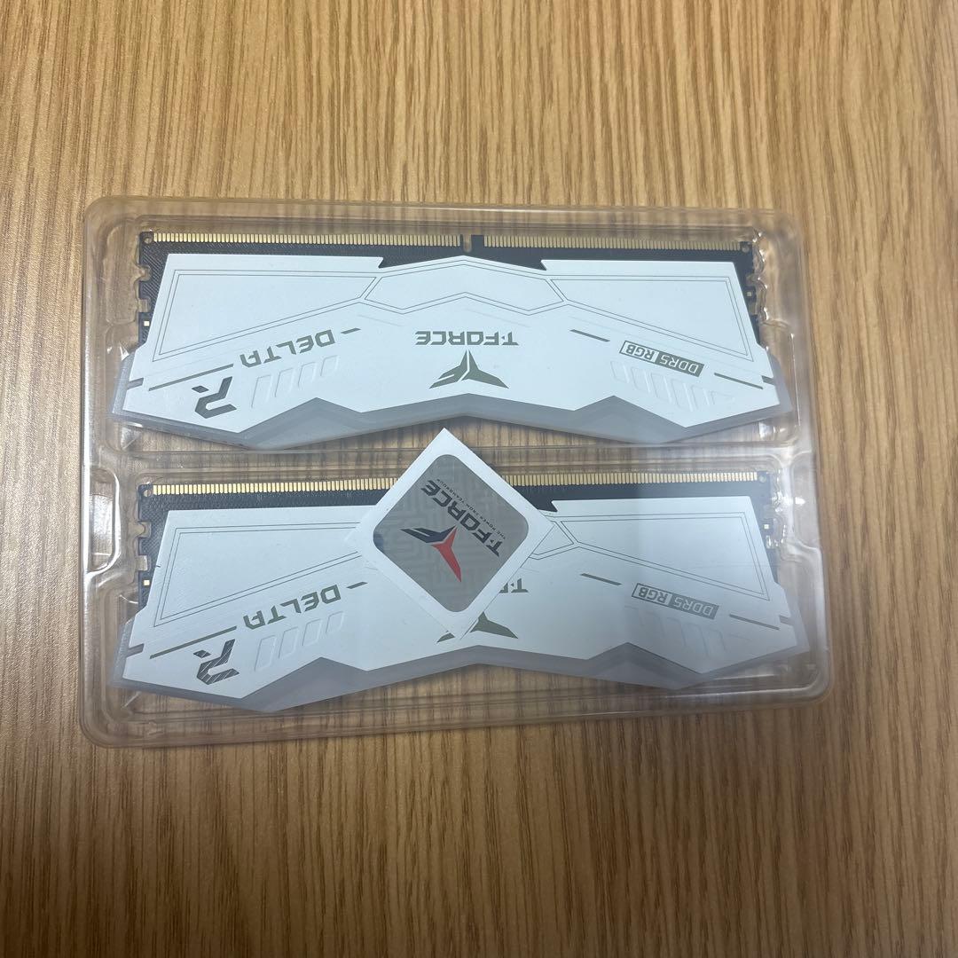 メモリー T-FORCE DELTA RGB DDR5 32GB 6000MHz