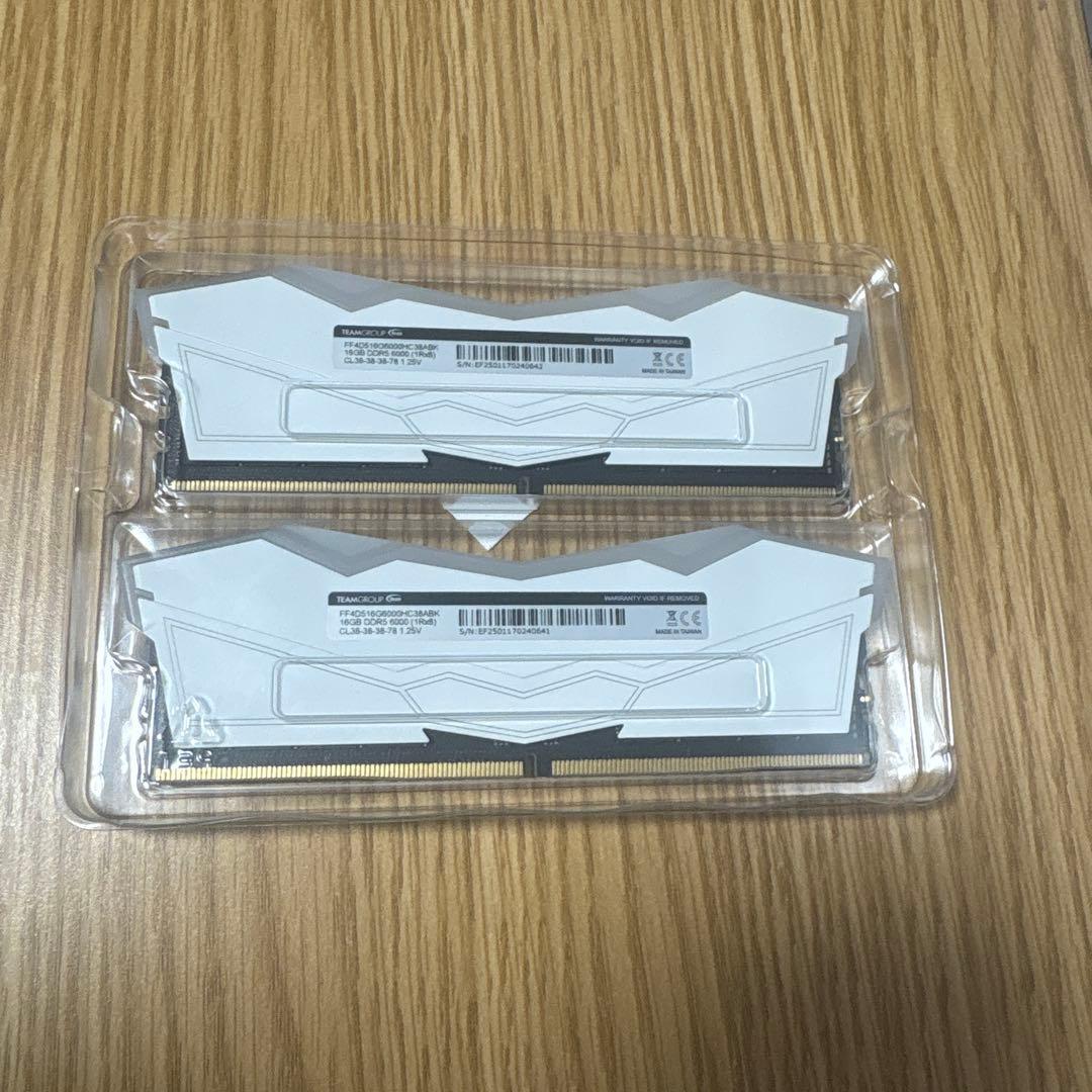 メモリー T-FORCE DELTA RGB DDR5 32GB 6000MHz