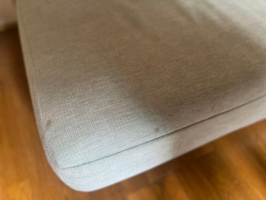 ローソファー NOYES Decibel C4 2人掛け片ひじ