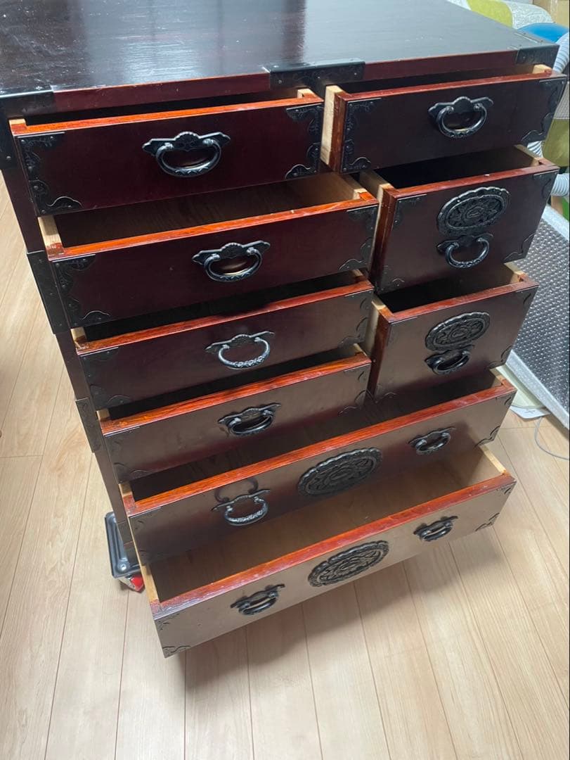 仙台箪笥 小箪笥 階段箪笥風 飾り棚 打ち出し金具 漆塗り風 民芸家具