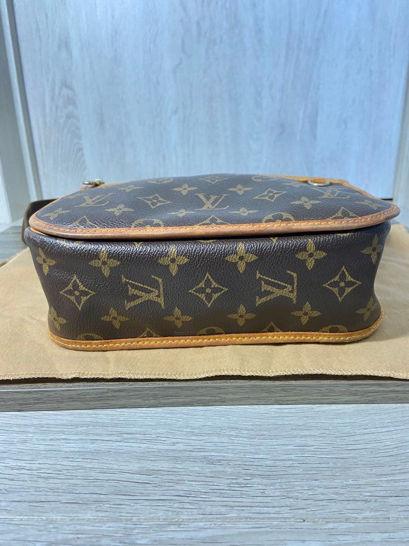 ルイヴィトン　モノグラム　ボスフォール　メッセンジャーバッグ　M40106