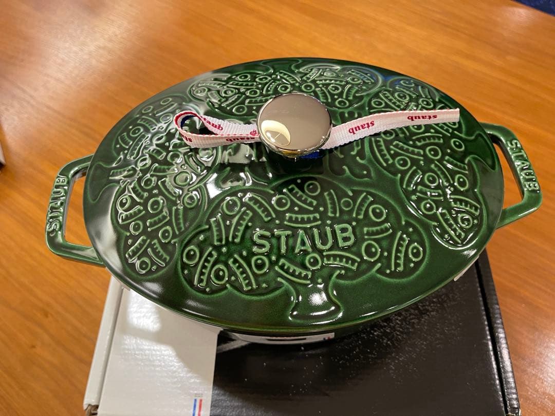 ストウブ×ミナペルホネン　フォレストココット　オーバル　２３ｃｍ　バジルグリーン