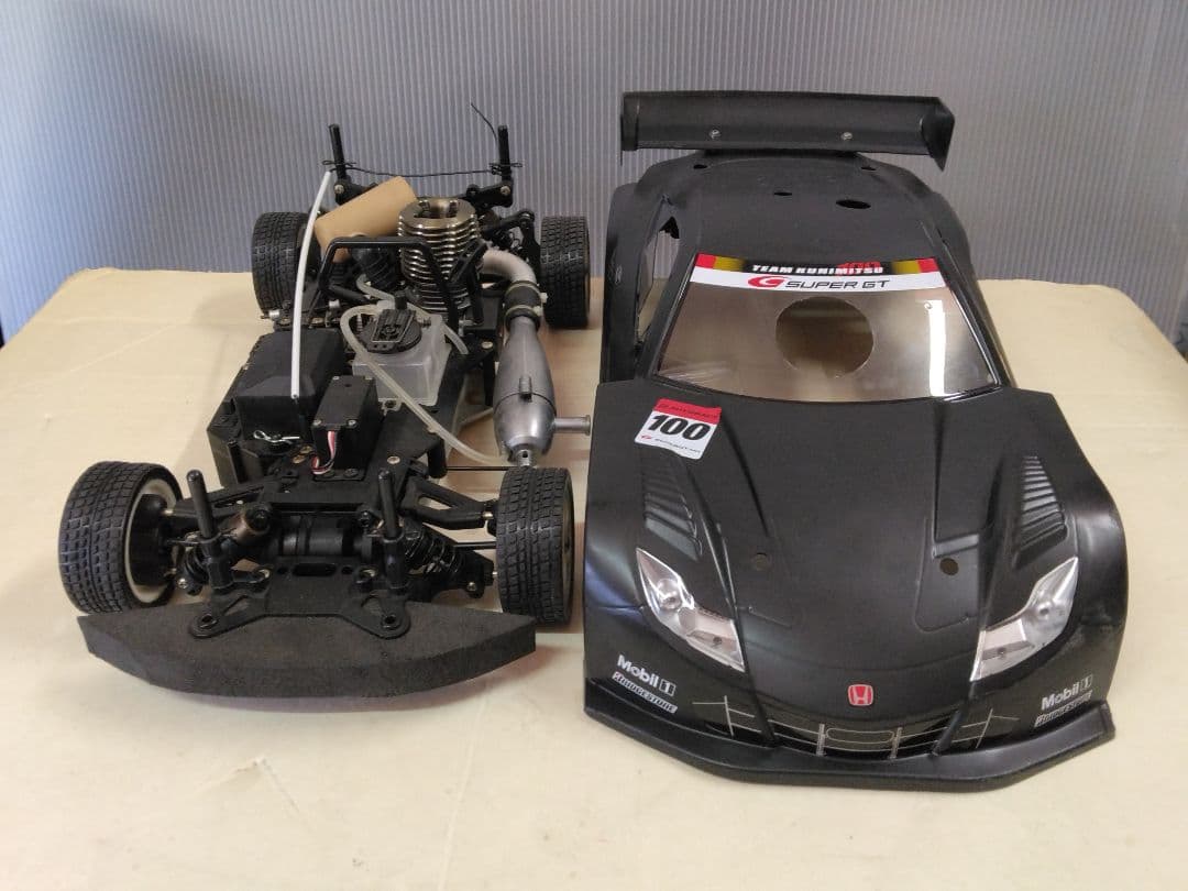 シ*ス様 エコ便送0 京商　エンジンラジコンカー　1/10 ボディ　メカ付　送信