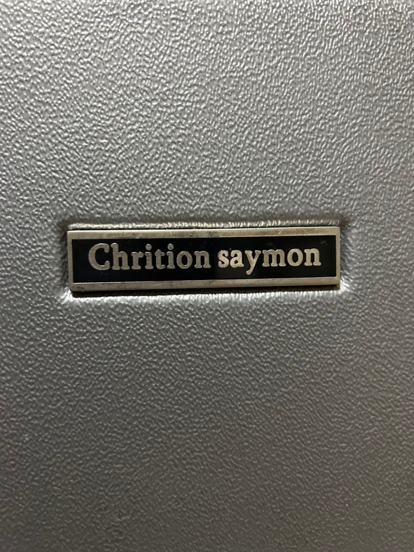 ロジェールジャパンのスーツケース TSAロック付 防水