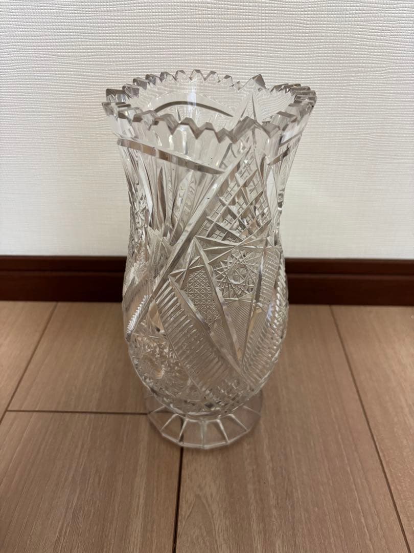 ボヘミアングラス 花瓶 クリスタルガラス製 カットデザイン 専用箱付き