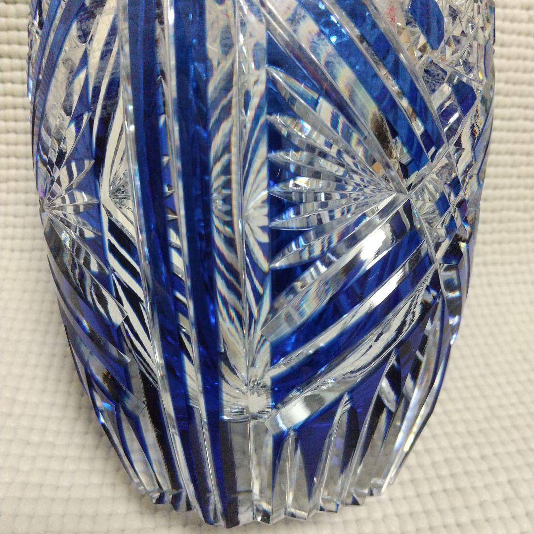 約８万円 カガミクリスタル 江戸切子の花瓶／笹っ葉に八角籠目紋 (調和と絆)