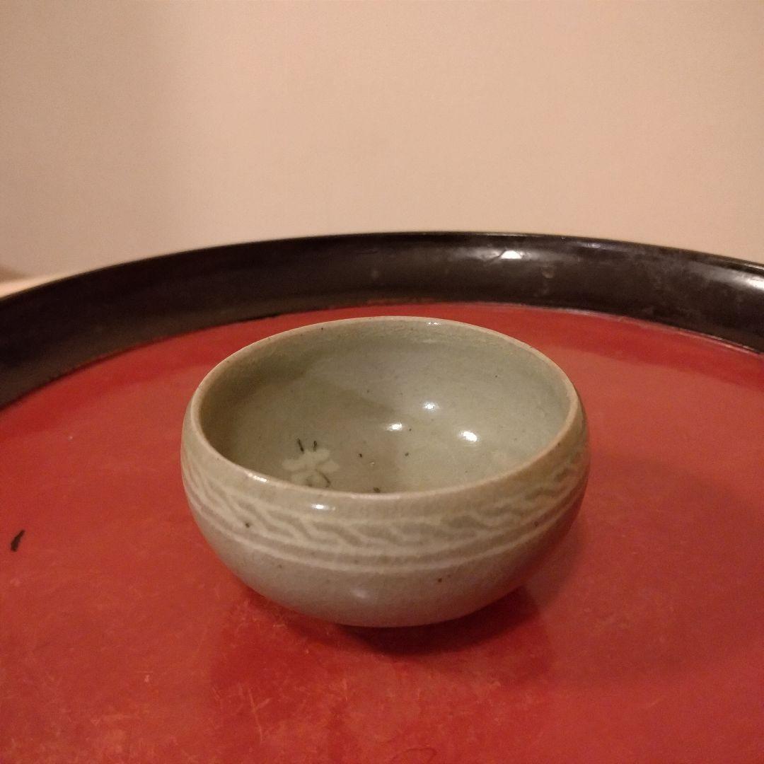 高麗青磁　象嵌菊花文 盃　ぐい呑み
