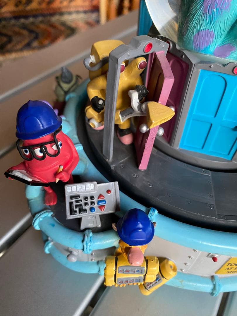 モンスターズ・インク スノードーム　オルゴール　フィギュア　ディズニー　レア