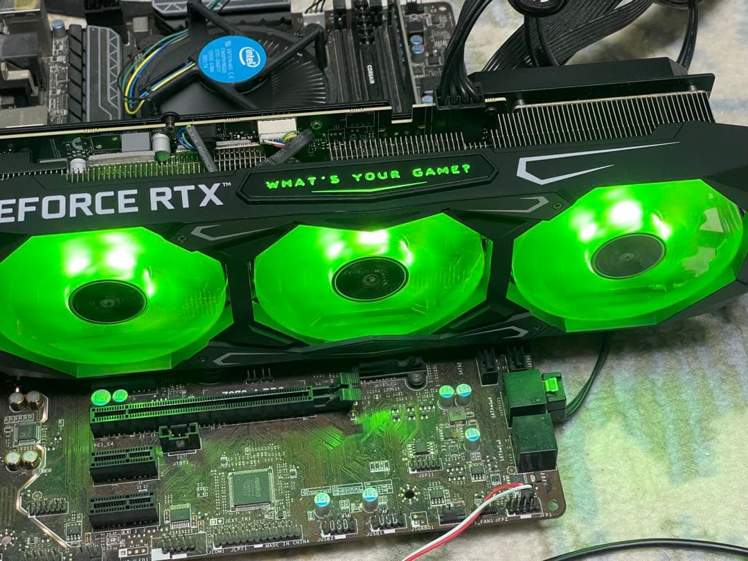 玄人志向 GALAKURO GeForce RTX 3070 本体