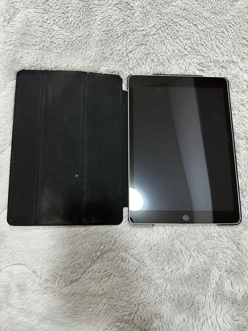 iPad 第9世代 64GB シルバーWi-Fi【専用ケース付き】【即日発送】