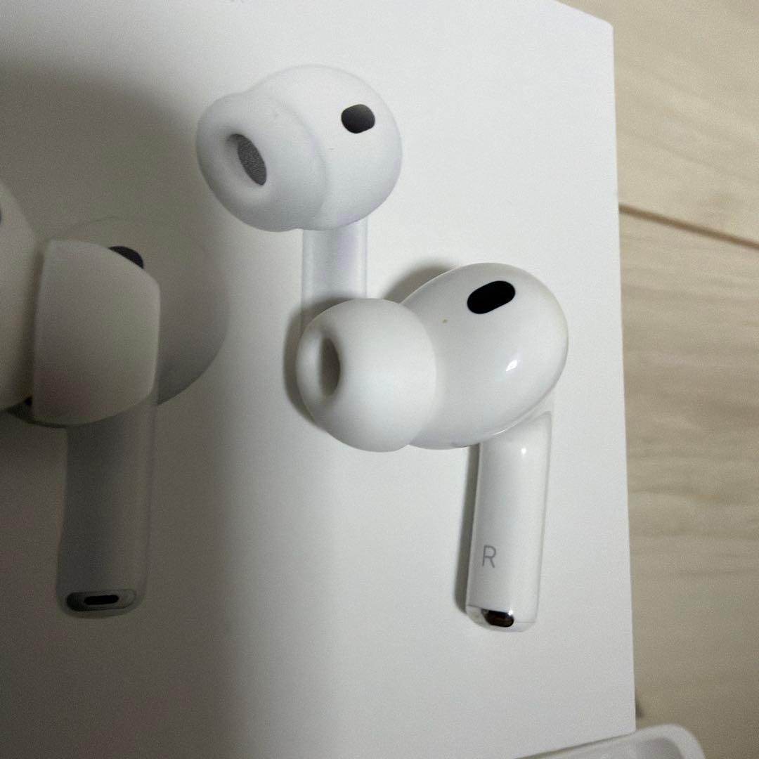 美品 Apple AirPods Pro3 ESRケース付き