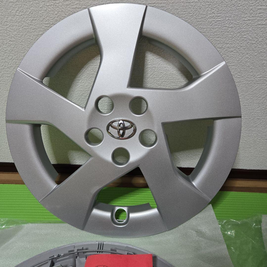 トヨタの30系プリウス（型式：ZVW30)