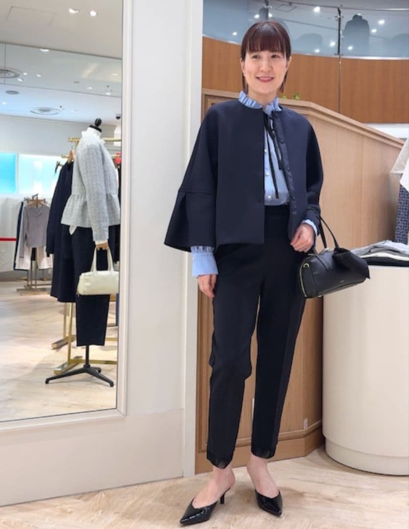 ノーカラージャケット ネイビー フレア袖 ♡クリーニング済です。