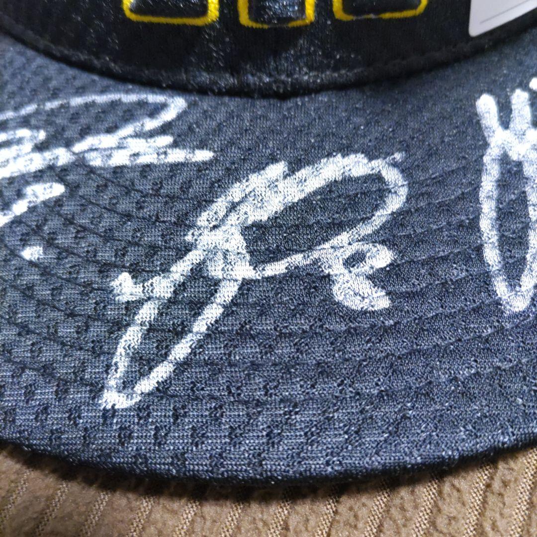 阪神タイガース　ドラ一4選手　直筆サイン付き　レプリカキャップ