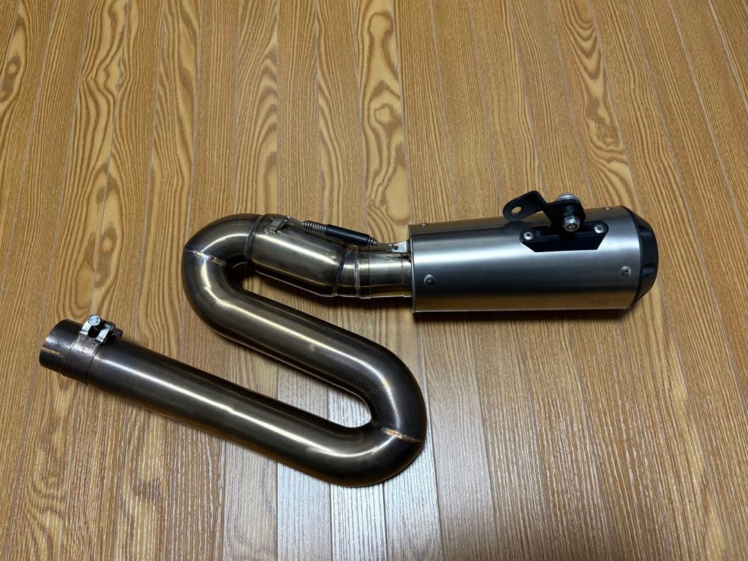 スコーピオン　レッドパワー スリップオンマフラー