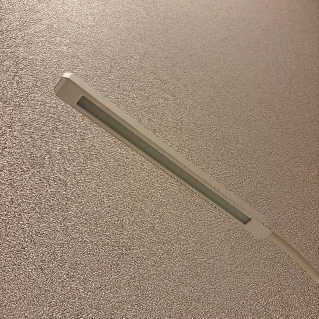 取り置き品　　　ニトリ LED ランプ　デスクライト コンセント式