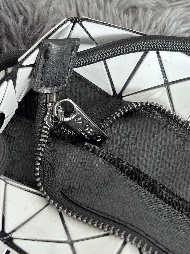 【新品】BAOBAO LOOP LLIC 白 ISSEI MIYAKE