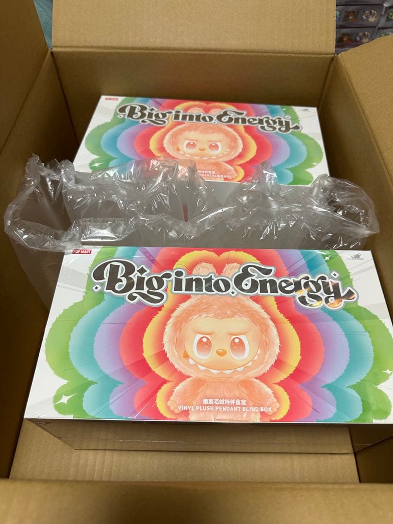 Labubu Big into Energy ぬいぐるみ　2アソートボックス