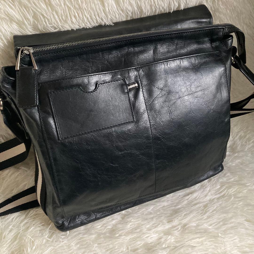 ＊k＊ BALLY バリー ショルダーバッグ メッセンジャーバック　レザー