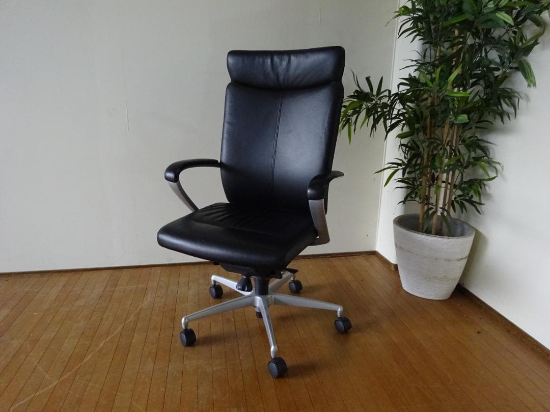 イトーキ　プレクサスチェア　ハイバック　肘付　本革　オフィスチェア　美品