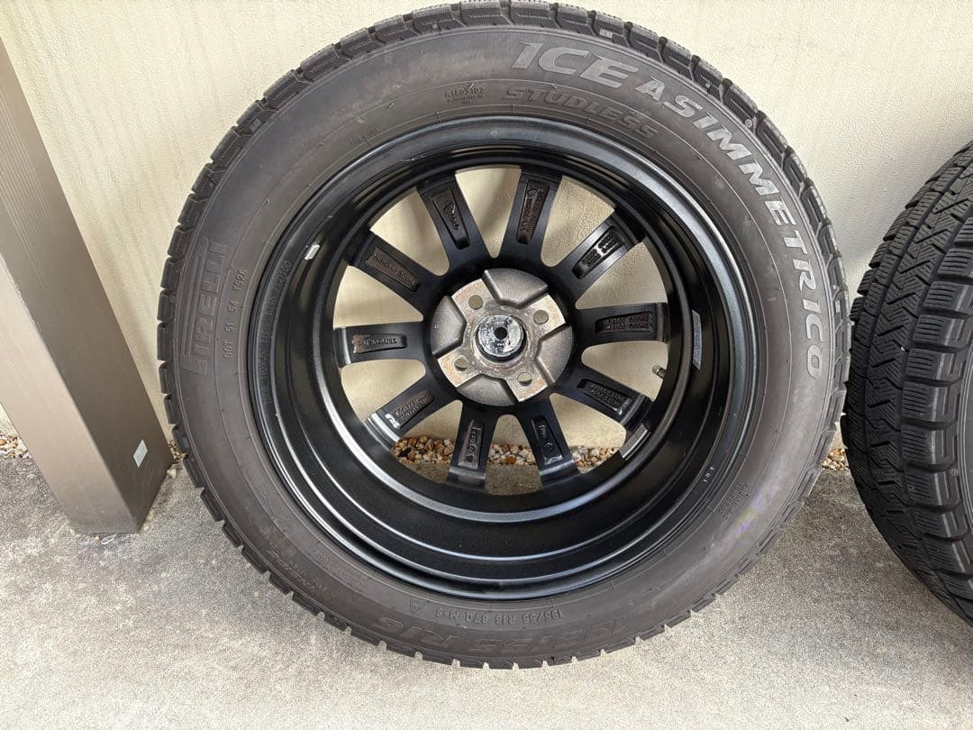 ラージャン様195/55 R16 スタッドレスタイヤ ホイールセット